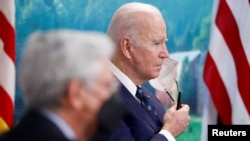 Administrația Biden - președintele, ministrul al Apărării și șeful Marinei - a fost dată în judecată de un grup de militari din Marină care nu vor să se vaccineze invocând motive religioase.