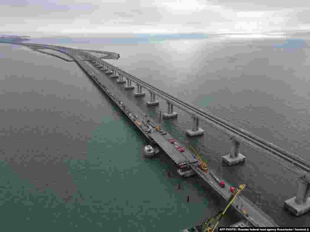 Podul este considerat esențial pentru aprovizonarea Crimeei, unde în portul Sevastopol se află cartierul general al Flotei ruse de la Marea Neagră.&nbsp;