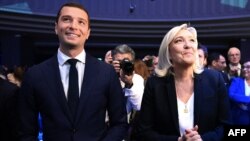 Jordan Bardella és Marine Le Pen a francia fővárosban 2022. november 5-én