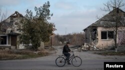 Согушта талкаланган айыл. Херсон облусу, Украина. 2022-жыл.