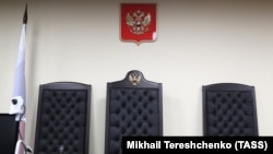 Зал судебных заседаний в России, иллюстративное фото 