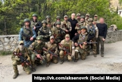 Російський глава Криму Сергій Аксьонов з учасниками формування «БАРС-Крим», 24 квітня 2025 року