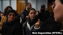 დიაბეტის მქონე ბავშვების მშობლები ჯანდაცვის სამინისტროსთან გამართულ აქციაზე მოითხოვენ ინსულინ "ნოვორაპიდის" დეფიციტის პრობლემის მოგვარებას