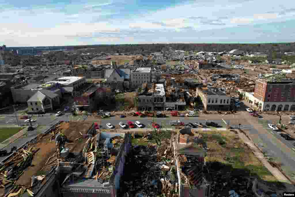 Drónfelvétel a vihar pusztításáról Mayfield városában