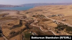 Кемпир-Абад суу сактагычынын көрүнүшү