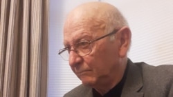 De vorbă cu jurnalistul Dorian Galbinski, cel care a tradus la întâlnirea reginei Elisabeta a II-a cu Mircea Snegur