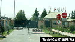 Орусиянын базасынын азык-түлүк, керексиз жабдыктар сакталат делген кампасы