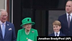 مروری بر ۷۰ سال سلطنت ملکه الیزابت دوم