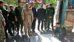 حسن حسین‌نژاد (وسط) فرمانده لشکر هفت