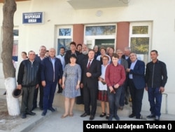 Matei Eugen (centru), primar Peceneaga, județul Tulcea