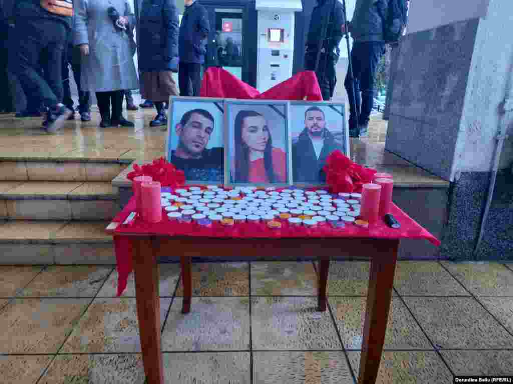 Në sulmin me armë zjarri, që ndodhi në orët e mbrëmjes së 26 nëntorit, u vra një shofer dhe dy nxënës.&nbsp;