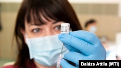 Першу дозу отримали 74 855 людей, повністю імунізовані – 136 014 людей