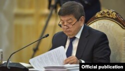 Акылбек Жапаров. 