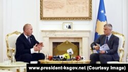 Kryeministri i Kosovës, Ramush Haradinaj dhe presidenti Hashim Thaçi. Fotografi nga arkivi. 