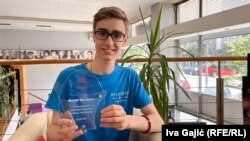 Andrej Drobnjaković dobio je titulu "apsolutnog pobednika" StemCo olimpijade u Singapuru.