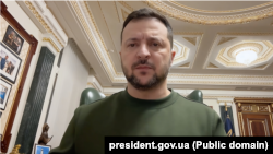 Російські війська «користуються затримками в допомозі Україні», каже президент