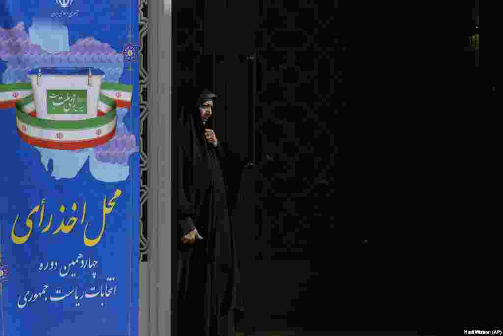 Dizidenții aflați în țară sau în exil au cerut boicotarea alegerilor prezidențiale, argumentând că nici în trecut alegerile nu au adus schimbări reale.&nbsp; &nbsp;