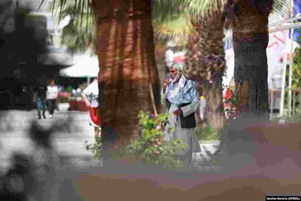 Refugjatët afganë në Shqipëri gjatë Festës së Bajramit.&nbsp;Tash e gati dy vjet, qindra refugjatë afganë të vendosur në Shqipëri presin dritën e gjelbër për të migruar në SHBA. &nbsp;