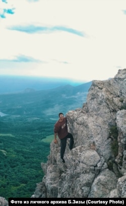 Богдан любить ходити в гори