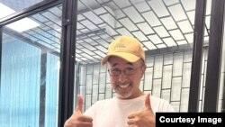 Олжобай Шакир сот залында (адвокаты Бакытбек Автандил тарткан сүрөт).