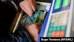 Odlukom Centralne banke Koova se u praksi ukida upotreba srpskog dinara