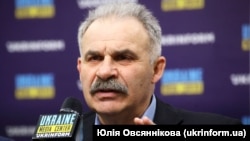 На думку Віктора Єленського, адвокати Київської митрополії «зловживають судовими процедурами», щоб не допустити розгляду справи по суті