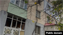 На момент удару чоловік перебував у дворі багатоповерхівки (фото ілюстративне)