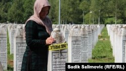 Zlatija Jusupović: "Naknadno se ukopava lobanja, ali, opet, moj đedo nije kompletan." (foto: 15. jula 2024.)