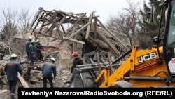 Про обстріли своїх регіонів також повідомляли голови Дніпропетровської, Запорізької та Херсонської областей. Зокрема, на Запоріжжі відомо про руйнування двох житлових будинків (ілюстраційне фото від 29 грудня 2023 року)