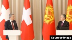 Кыргызстан менен Швейцариянын тышкы иштер министрлери.