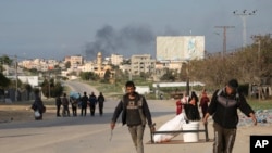 Palestinci koji bježe od izraelske ofanzive na Khan Younis stižu u Rafah u Pojasu Gaze, 14. februar 2024.