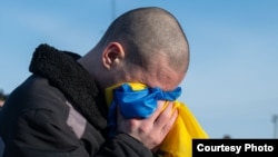 Reakcija ukrajinskog zarobljenika tokom razmjene, 31. januara 2024.