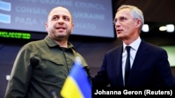 Зважаючи на те, що зима, як очікується, ускладнить бойові дії, ЄНС Столтенберґ наголосив, що члени НАТО віддані посиленню політичної і практичної підтримки України. 