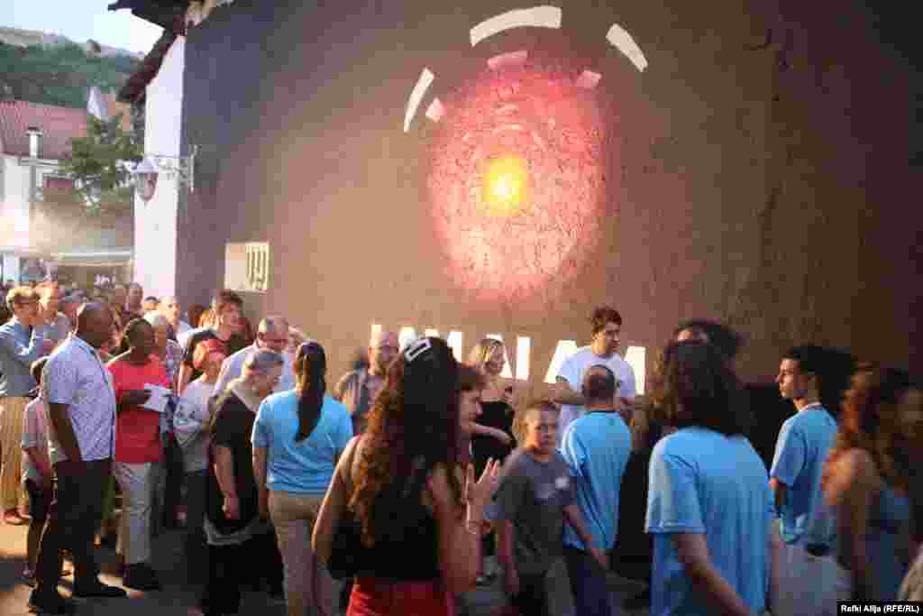 Iz regiona se izdvojila posebno selekcija filmova iz Hrvatske, Srbije i Albanije, dok je broj filmova iz Bosne i Hercegovine, Severne Makedonije i Turske nešto manji. Fotografija sa otvorenja 22. Dokufesta, Prizren, 4. avgust