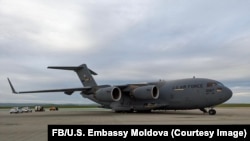 За даними видання, у польоті C-17 брали участь ВПС США, які транспортують ядерну зброю, і він не пролітав над територією жодної іншої країни