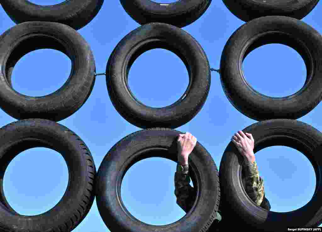 &quot;Mi se pare că, dacă o femeie a luat armele și își apără casa, familia și țara, atunci ar trebui să aibă cel puțin o uniformă confortabilă&quot;, a spus Nikorak.