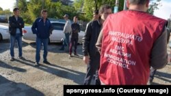 სოხუმი, შრომითი მიგრანტები და დე-ფააქტო მიგრაციის სააგენტოს თანამშრომლები