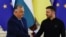 Унгарскиот премиер Виктор Орбан и украинскиот претседател Володимир Зеленски во Киев, 2 јули 2024 година