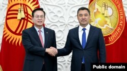 Чонг У Тэк жана Садыр Жапаров.