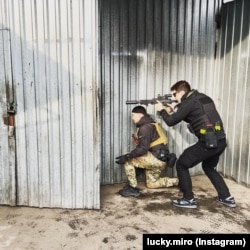 Військова підготовка Міро знадобилася йому в рідному Києві