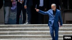 صولت مرتضوی، وزیر تعاون و کار و رفاه اجتماعی، می‌گوید انتصابات اخیر قانونی بوده است