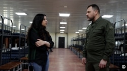 Міністр внутрішніх справ Ігор Клименко під час розмови з Радіо Свобода на одному з полігонів Національної Гвардії України