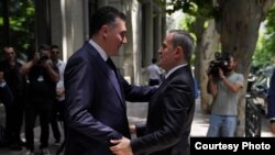 საქართველოსა და აზერბაიჯანის საგარეო საქმეთა მინისტრები - ილია დარჩიაშვილი და  ჯეიჰუნ ბაირამოვი თბილისში. 27 ივნისი, 2024 წელი.