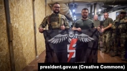 Președintele ucrainean Volodimir Zelenski a vizitat regiunea Donețk și s-a întâlnit cu soldații din cadrul Forțelor de Apărare ale Ucrainei pe 14 august.