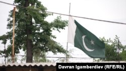 Пакистандын Кыргызстандагы элчилигиндеги желеги. 18-май, 2024-жыл. 