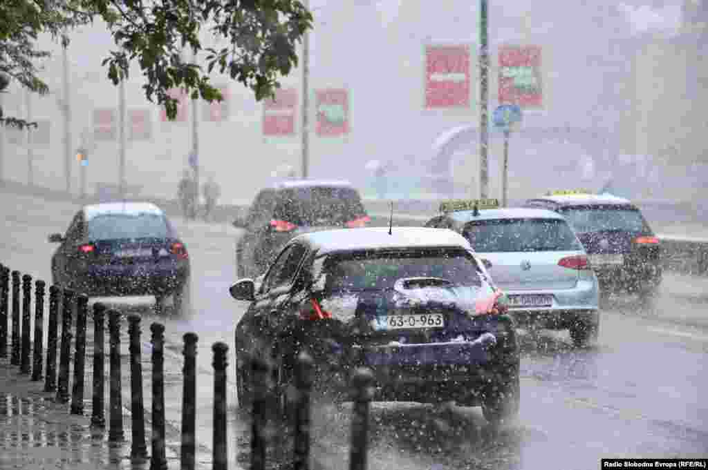 U pojedinim dijelovima BiH otežan je saobraćaj zbog&nbsp;snijega na cesti.&nbsp;