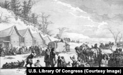 Scenă dintr-un sat tipic rusesc. Sania din centru-stânga este similară celei folosite de d'Auteroche în timpul călătoriei în Rusia.