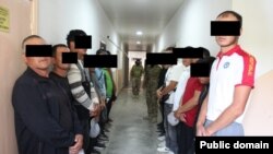 “Төлөйкөн” ат майданында тартипти бузду деп милицияга алынып келгендер.