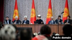 Президент Садыр Жапаров 19-февралда Ысык-Көл облусунун Балыкчы шаарында жергиликтүү тургундар менен жолугушкан учур. Анда Кызыл-Омпол кени талкууланды.