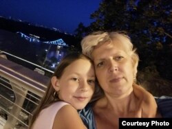 Катерина Піхур із мамою Оленою. Фото з особистої сторінки Олени Піхур в соцмережах